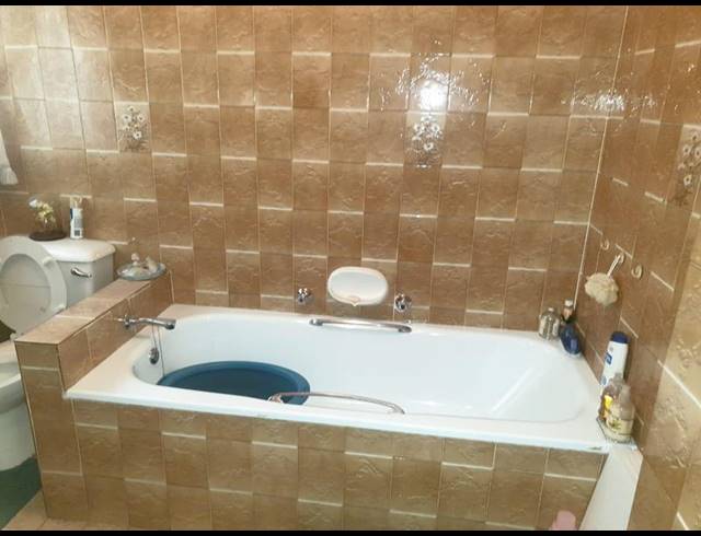 3 BEDROOM TOWNHOUSE FOR SALE IN VANDERBIJLPARK CW 3